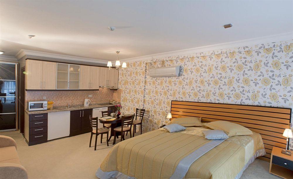 The Bosphorus House Aparthotel Istanbul Bagian luar foto